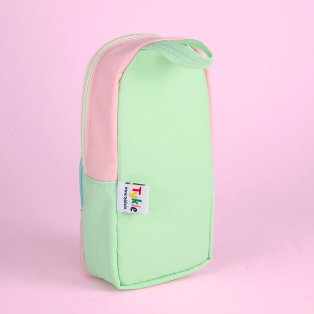 Pastel Perfection: The Trendy & Spacious Pencil Case!